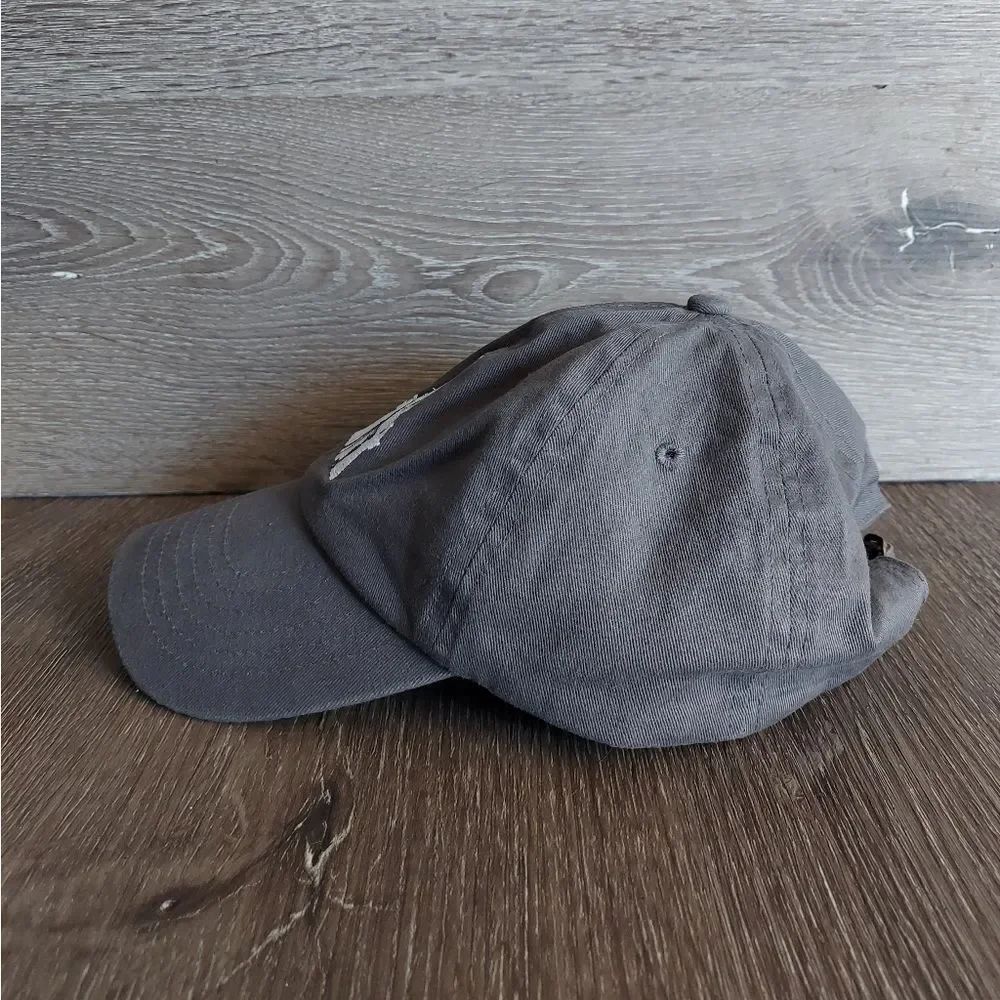 Walt Disney and Mickey Mouse Statue Silhouette Baseball Cap Hat in Gray